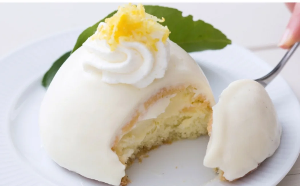 Petits dômes delizie al limone glacés à la chantilly citron
