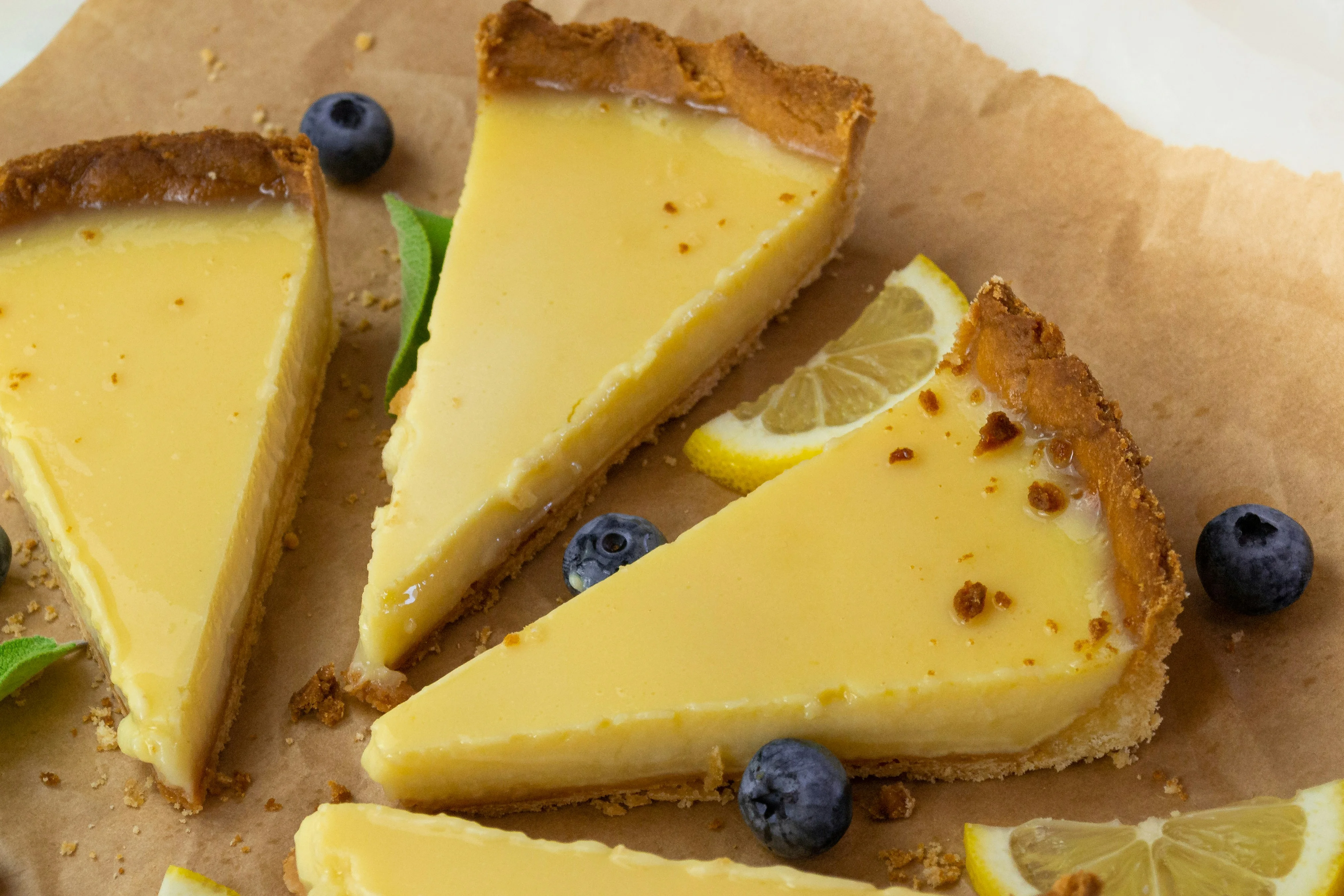 Tarte au citron dorée, crème lisse et acidulée